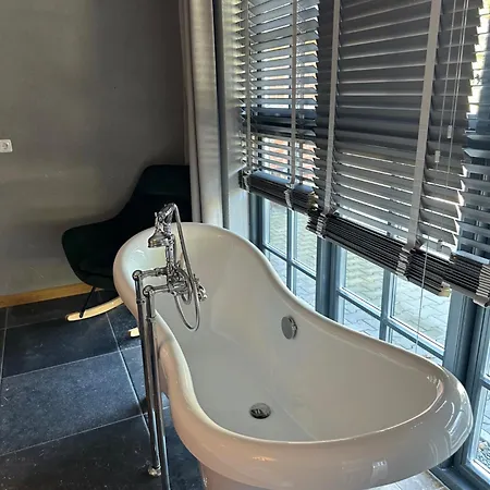 Vandrarhem Matzens Hus *